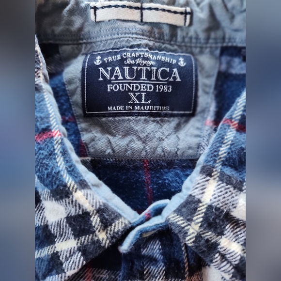 NAUTICA Men's Button Up Flannel Shirt. Size XL. Long Sleeves. - Picture 3 of 7